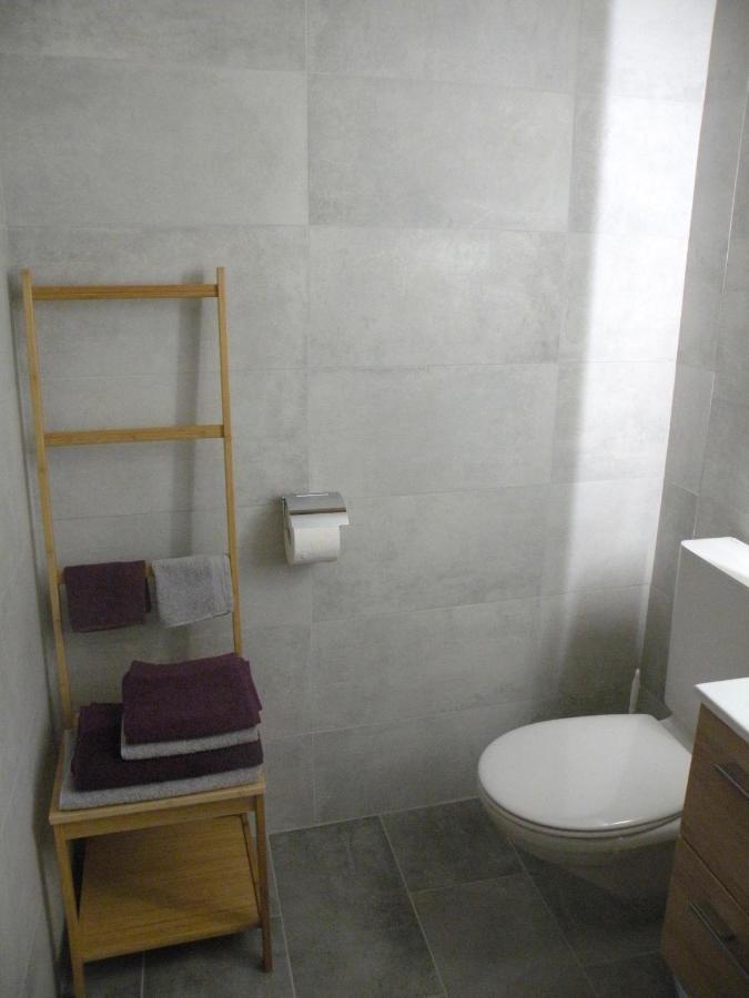 Le Pre Bed & Breakfast Juriens Bagian luar foto