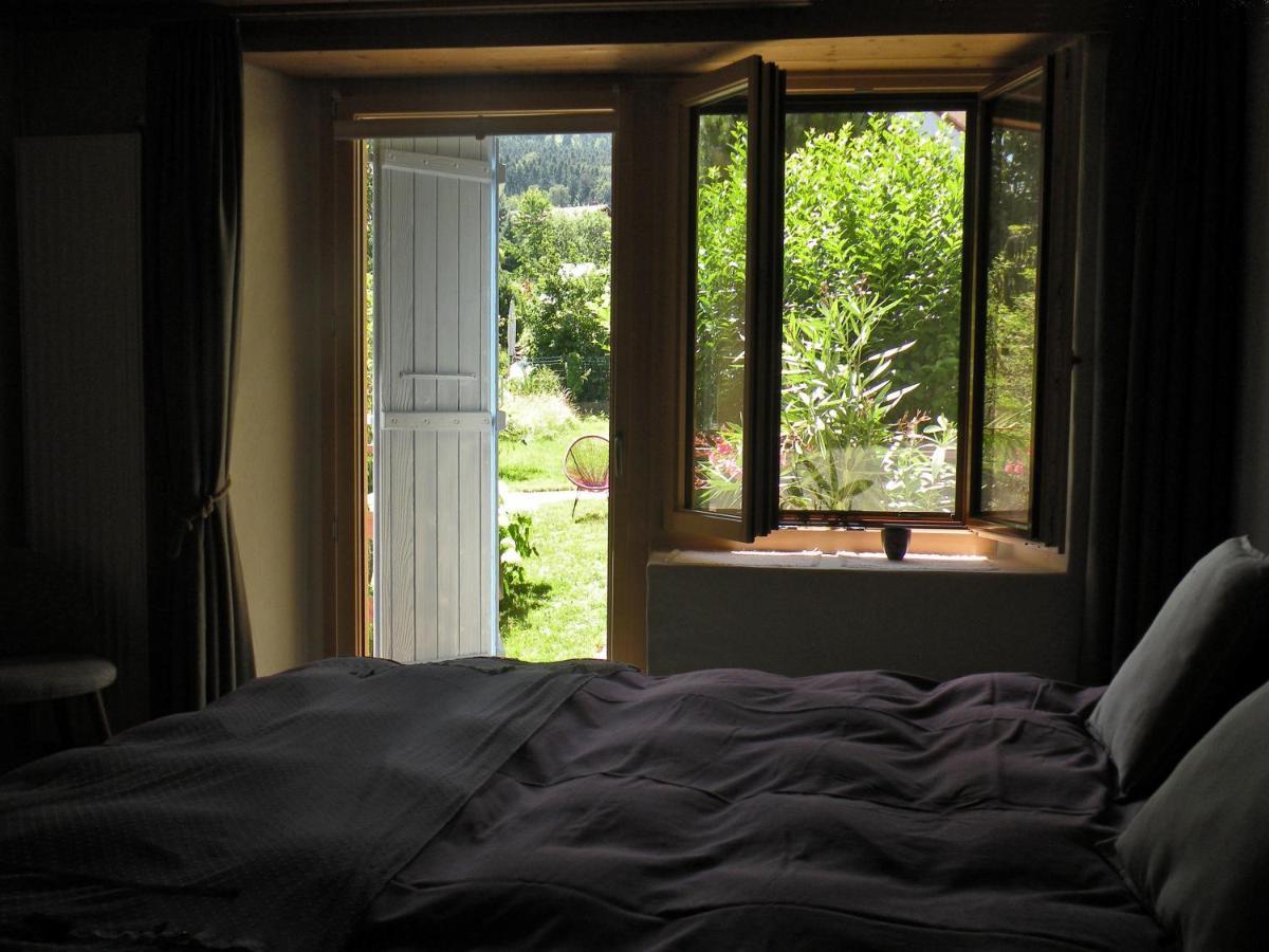Le Pre Bed & Breakfast Juriens Bagian luar foto